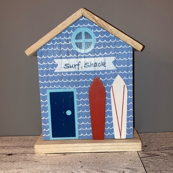 Target Dollar Spot Bullseye’s Playground 2-Piece Wooden Summer Beach Lake Houses - Picture 7 of 15